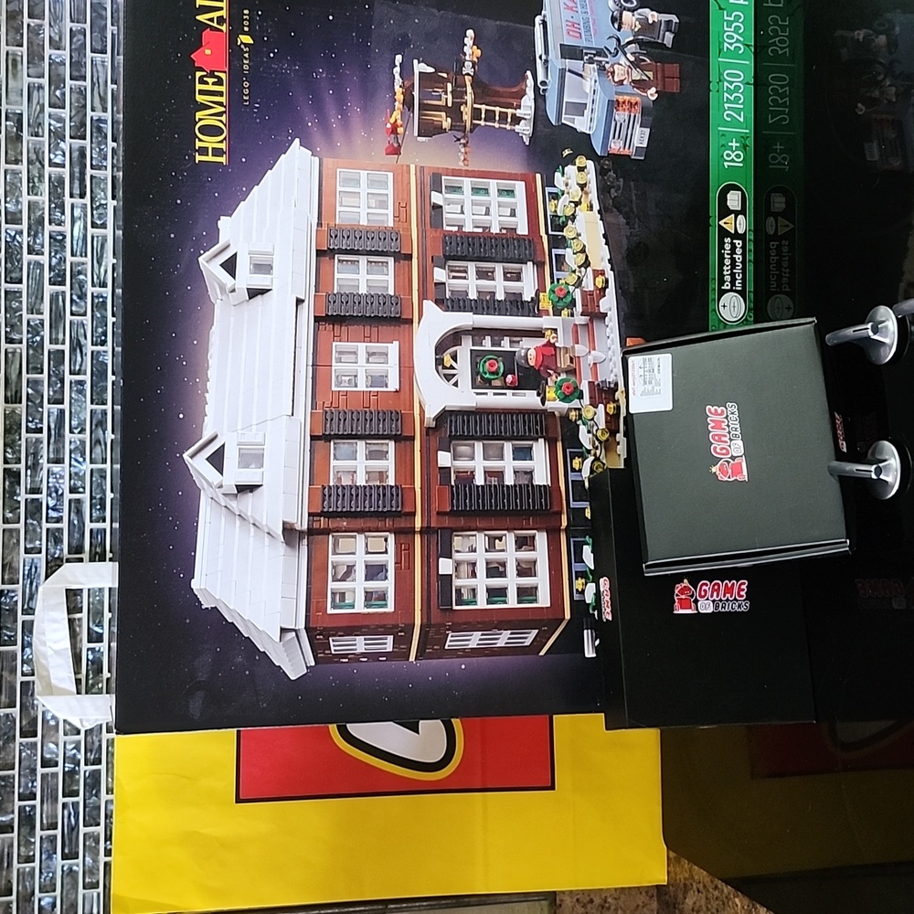 LEGO Home Alone set with light kit
